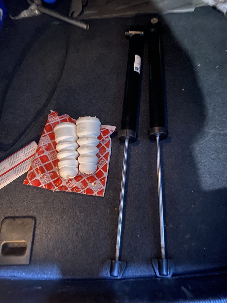 Замена задних амортизаторов, отбойников, опор — Audi A6 (C5), 1,9 л ...