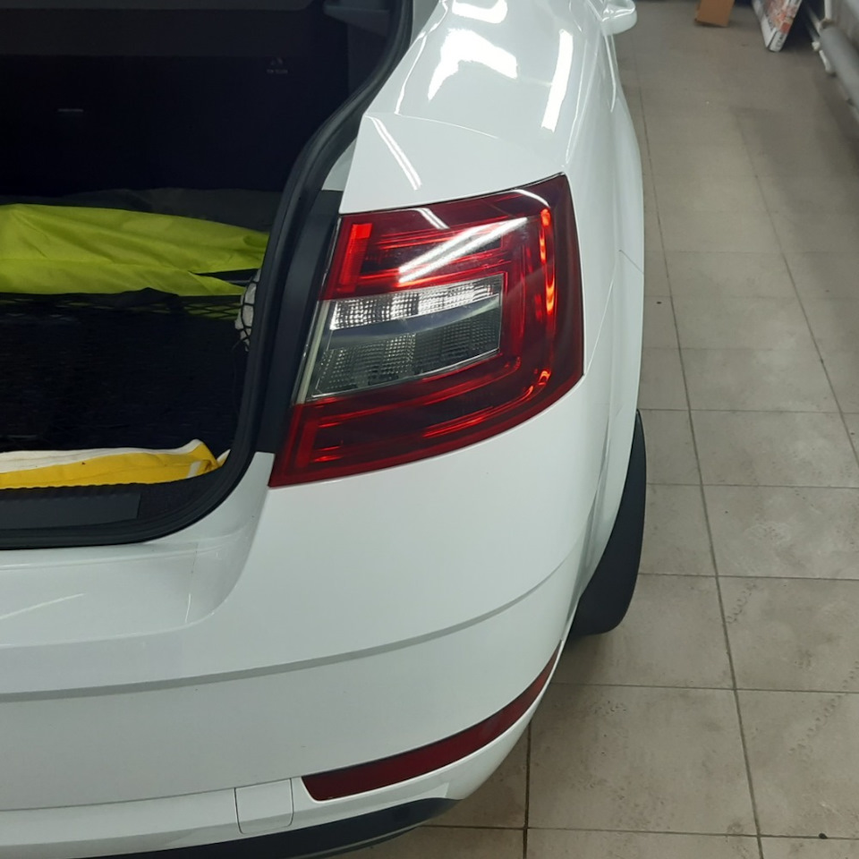 $14 Тонировка задних фонарей. Почти High LED. — Skoda Octavia A7 Mk3, 1,4  л, 2017 года | тюнинг | DRIVE2