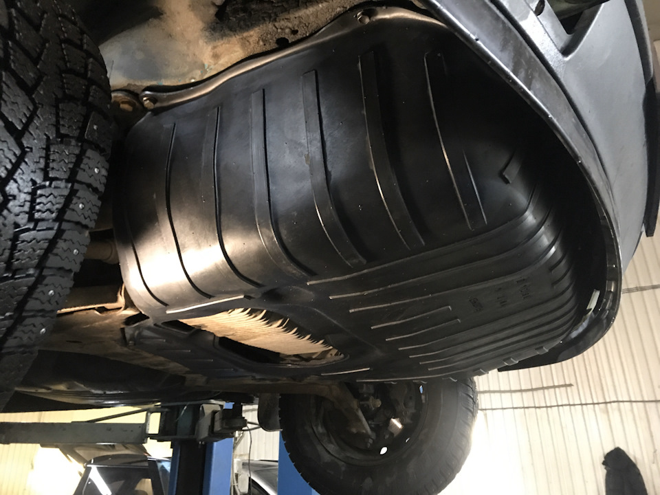 Пыльник двигателя — Volkswagen Multivan (T4), 2,5 л, 1992 года | своими ...