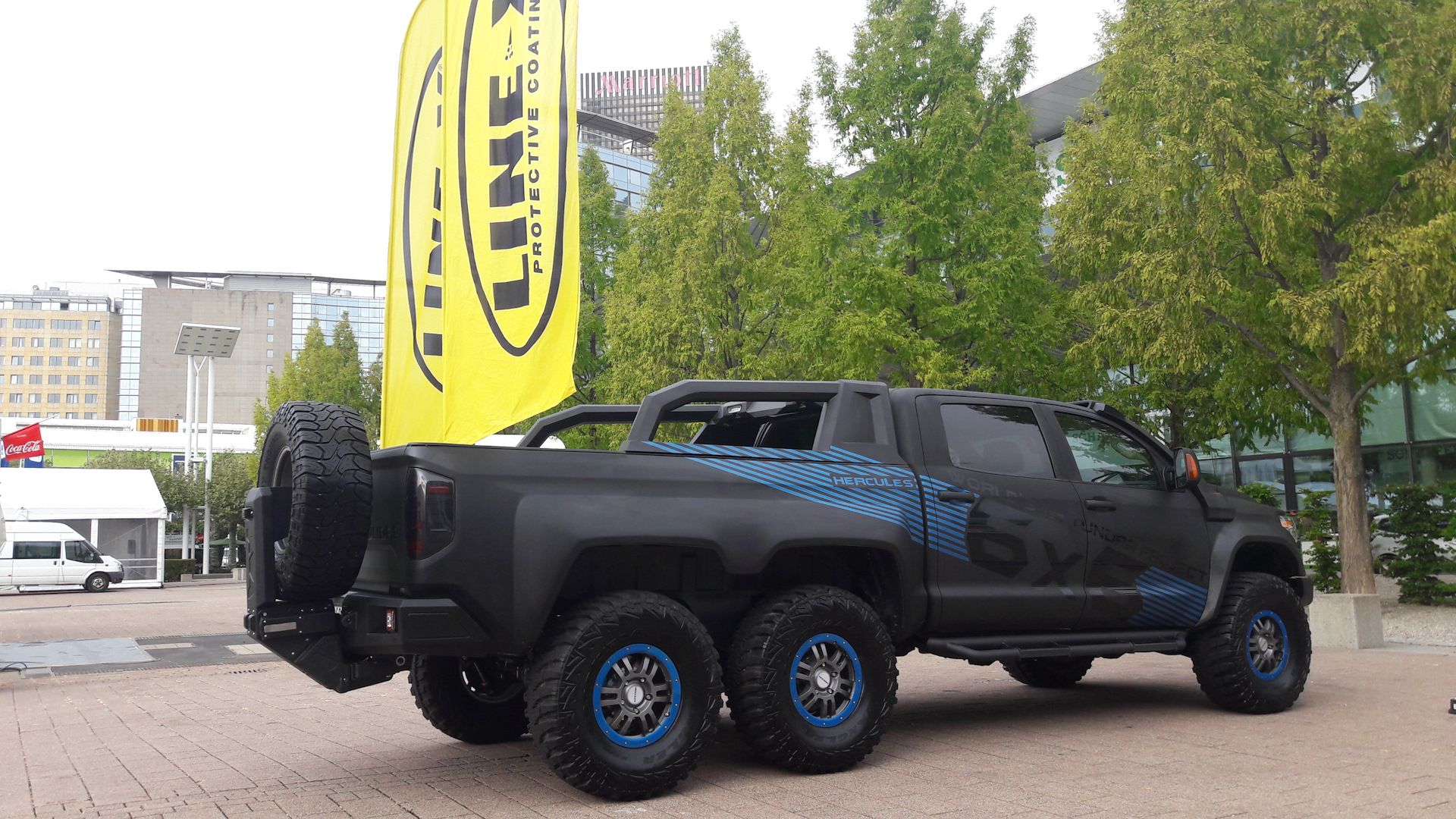 Тундре 6. Toyota Tundra 6x6. Тойота тундра 6 на 6. Toyota Tundra 6x6 Hercules. Тойота тундра 6 колес.