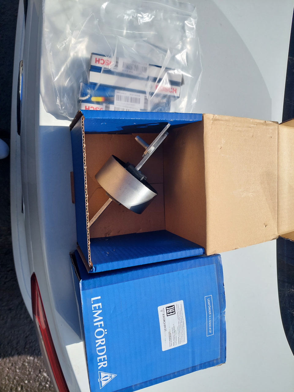 Замена свечей накала — Ford Mondeo IV, 2 л, 2013 года | визит на сервис ...