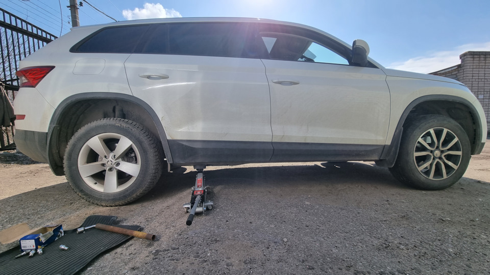74. Переобувка Косолапого на лето и как менять колеса — Skoda Kodiaq ...