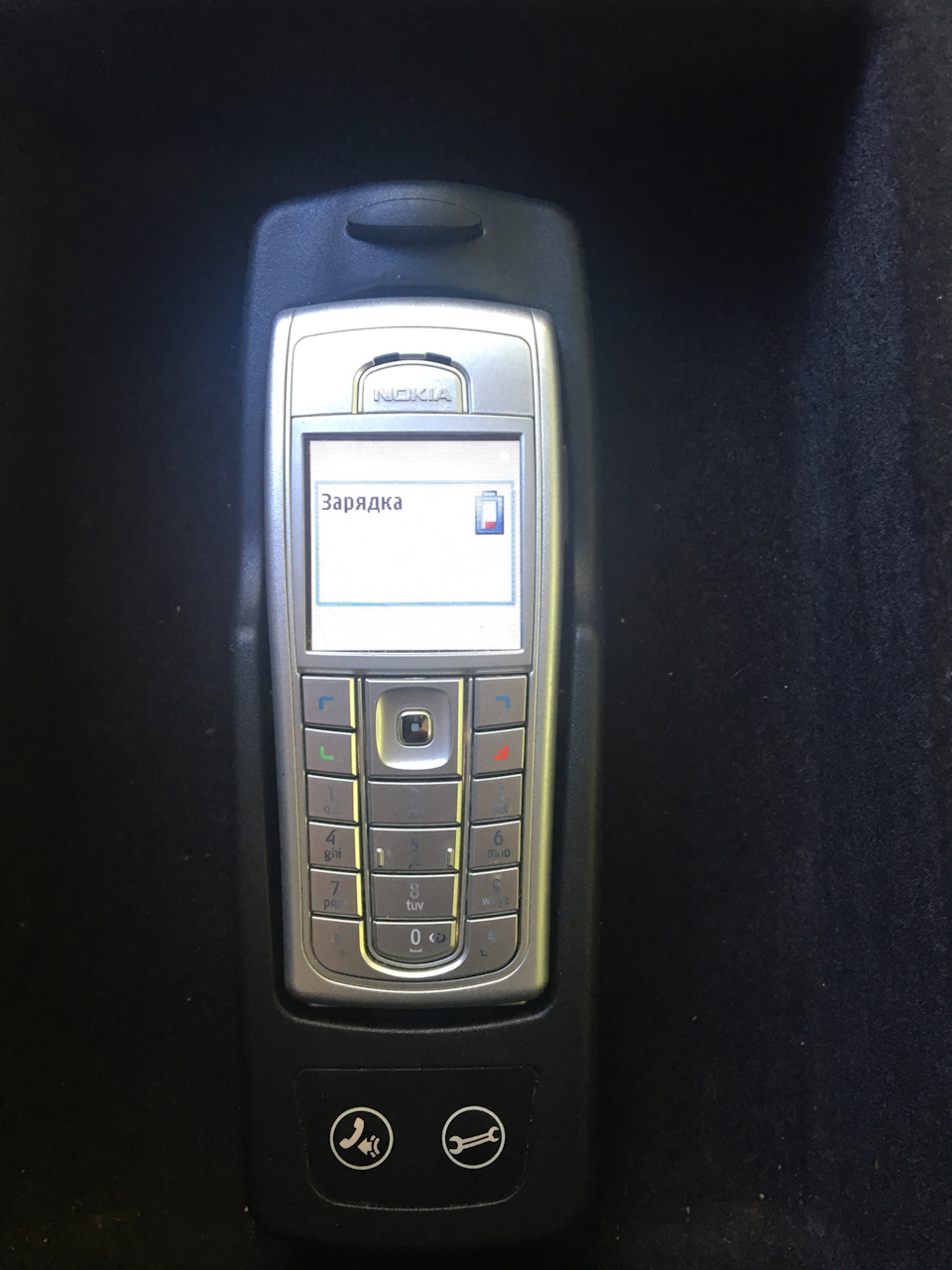 Nokia 6230i — Audi A6 (C6), 3 л, 2006 года | аксессуары | DRIVE2