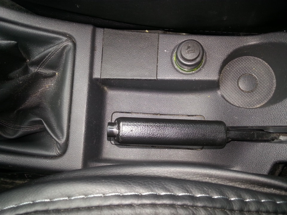 Ручник однако. — Lada Приора универсал, 1,6 л, 2013 года | наблюдение ...