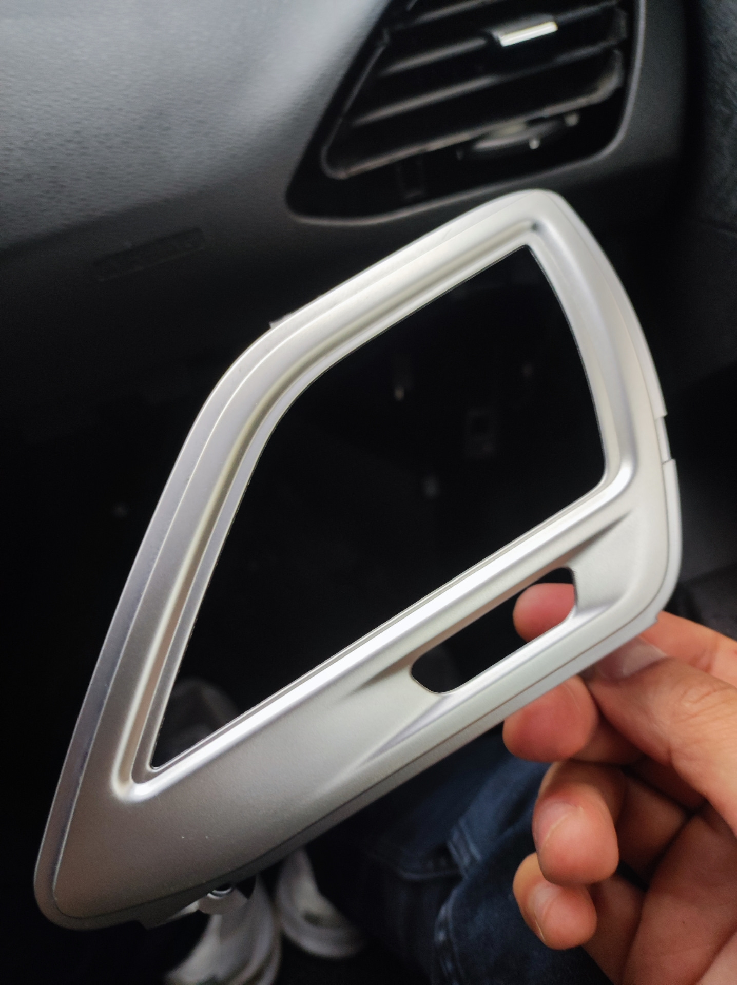 Черные боковые воздуховоды — Lada Vesta SW Cross (1G), 1,6 л, 2021 года ...