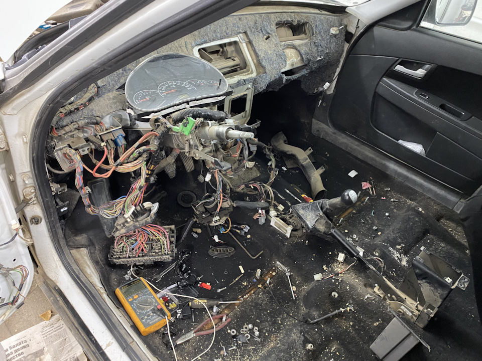 Сгорает предохранитель решено — Lada Приора хэтчбек, 1,5 л, 2011 года ...