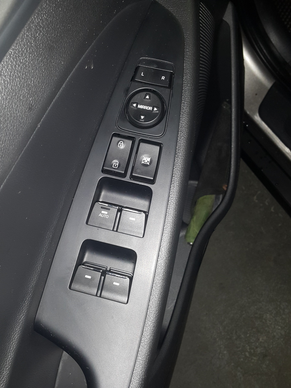 Фото в бортжурнале Hyundai Tucson (TL). Запчасти на фото: MIRROR