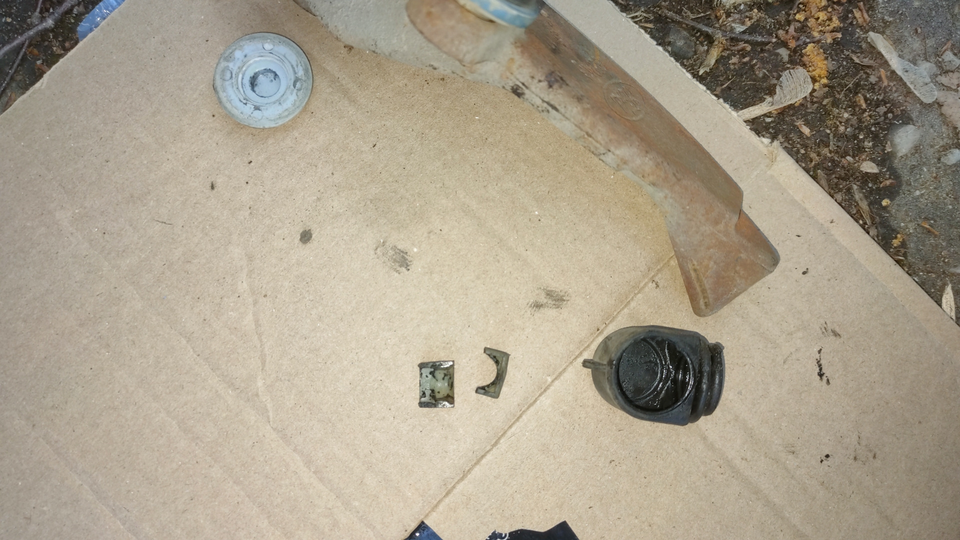 Люфт кулисы продольный — Ford Focus II Hatchback, 1,6 л, 2010 года ...