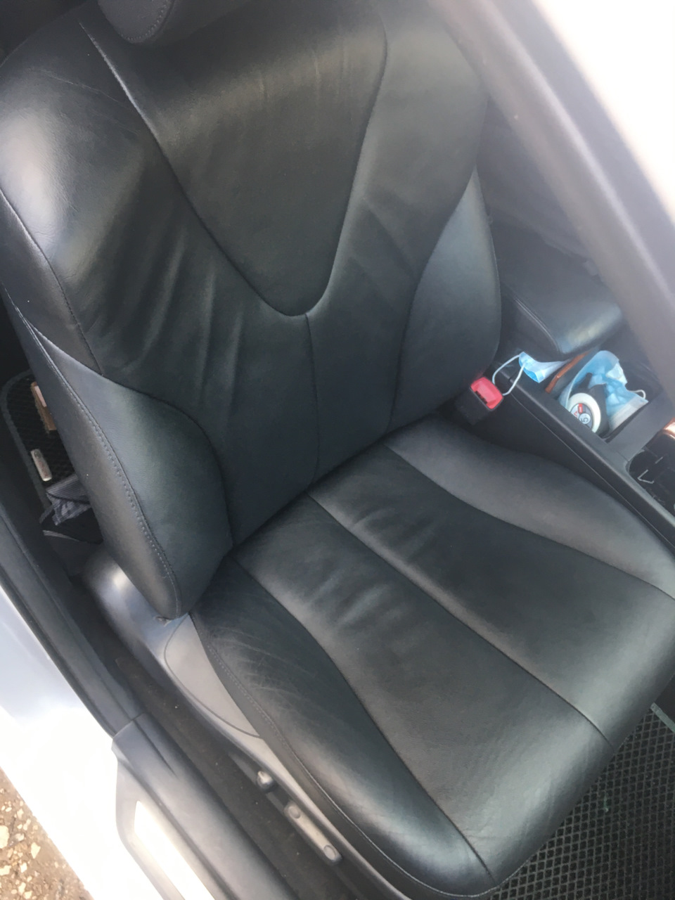 Чистка кожаных сидений. — Toyota Camry (XV40), 2,4 л, 2009 года ...