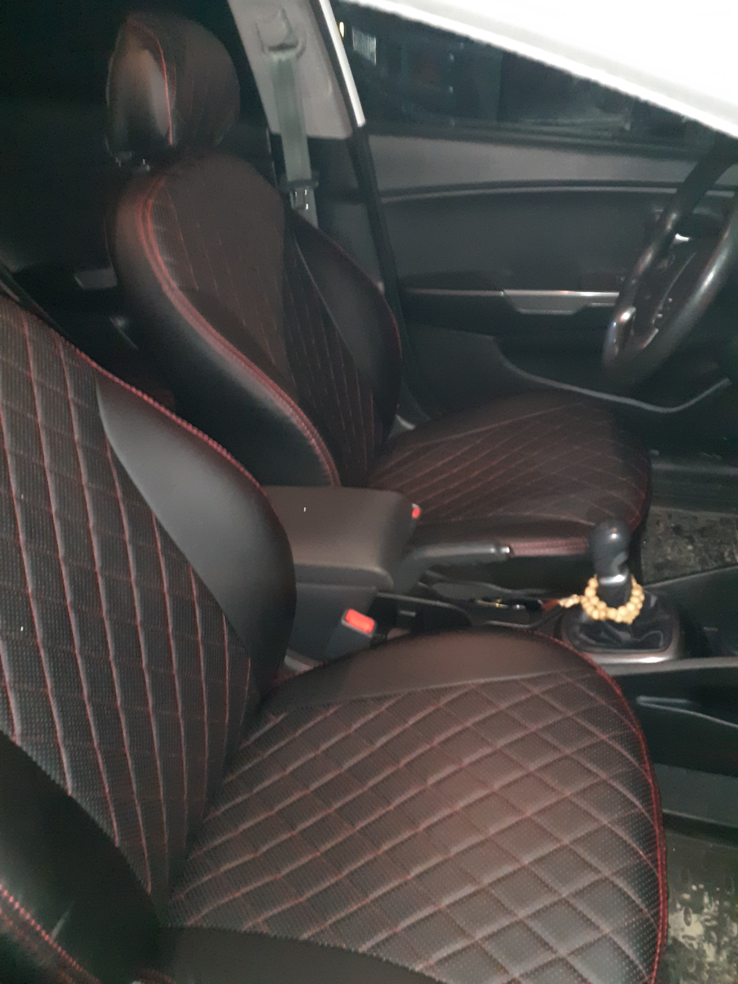 Новые чехлы — KIA Rio (3G), 1,4 л, 2015 года | аксессуары | DRIVE2
