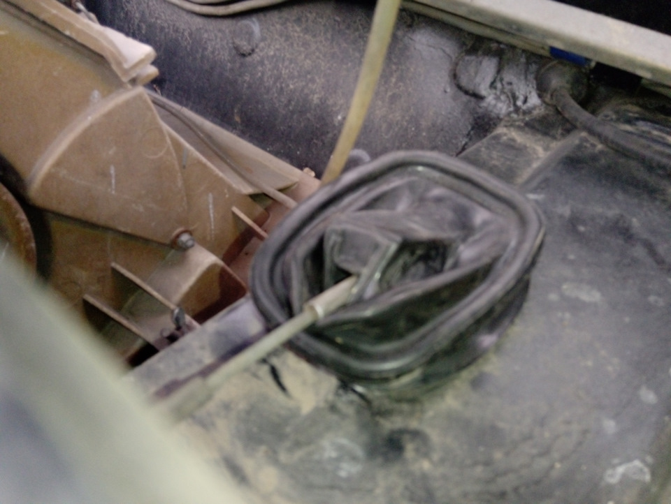 Пыльник педали сцепления — Москвич 2141, 1,5 л, 1991 года | запчасти ...