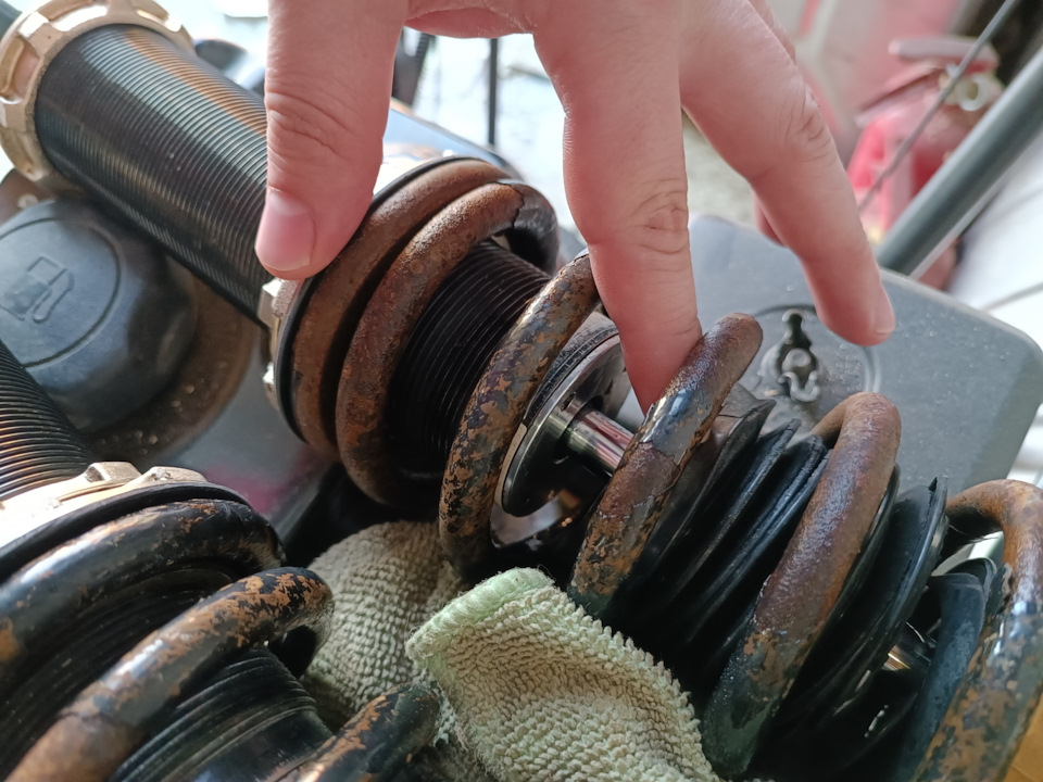 Состояние пружин, пришлось отдать на пескоструйную обработку и порошковую покраску. — Honda Accord (5G)