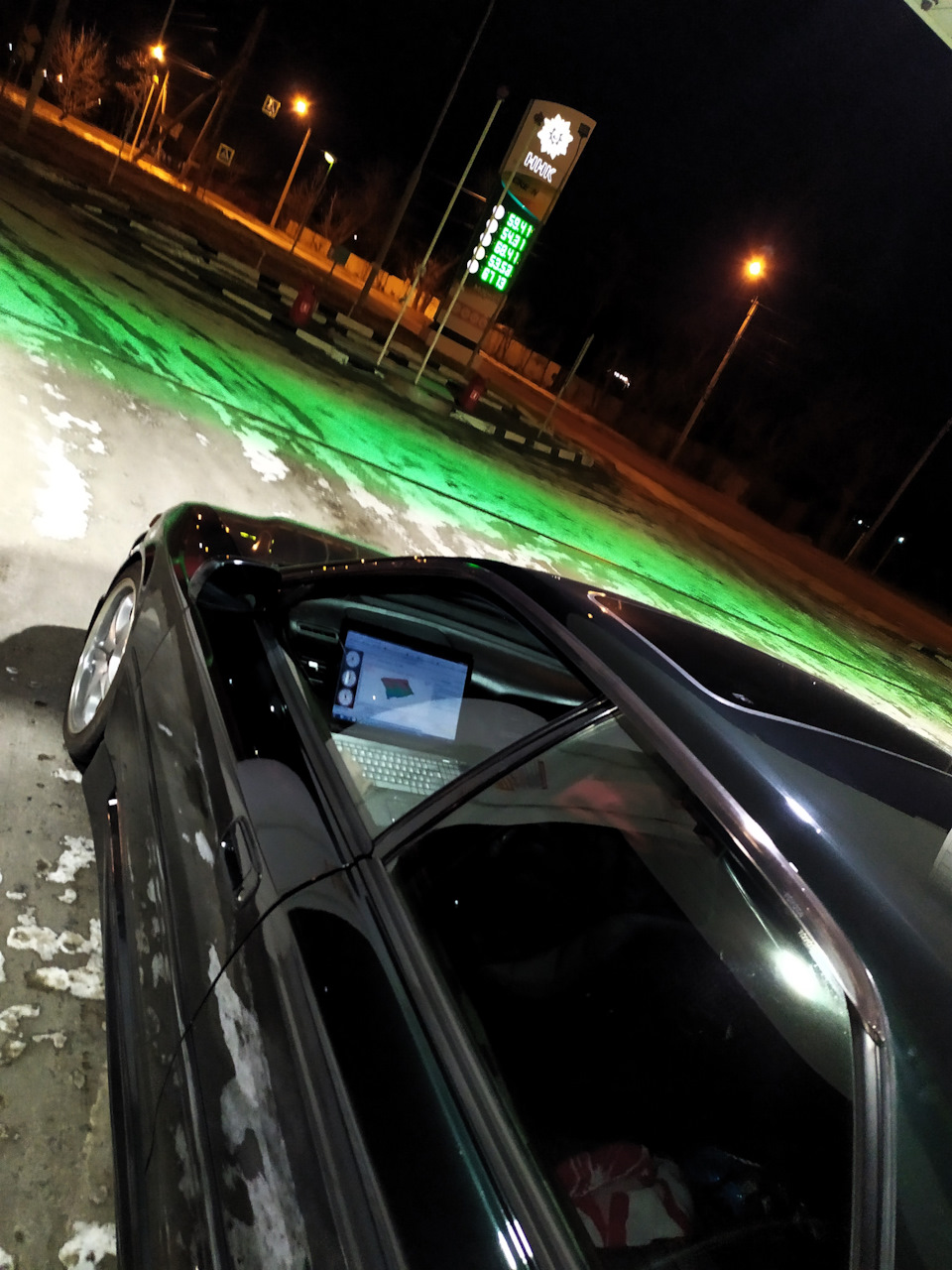 Разумеется, коня надо покормить). — Toyota Chaser (100)