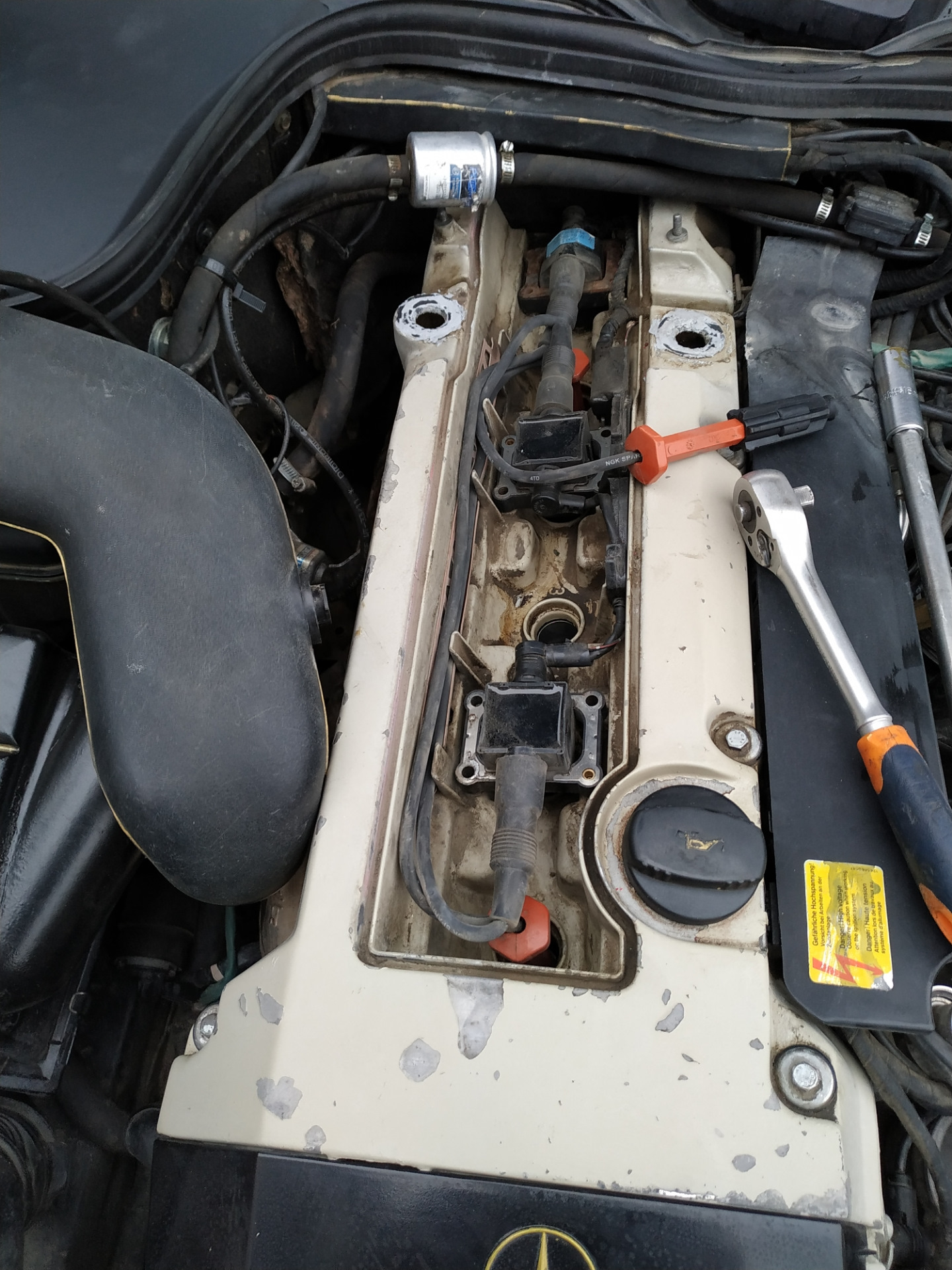 Масло на свечах — Mercedes-Benz C-class (W202), 2,8 л, 1994 года ...