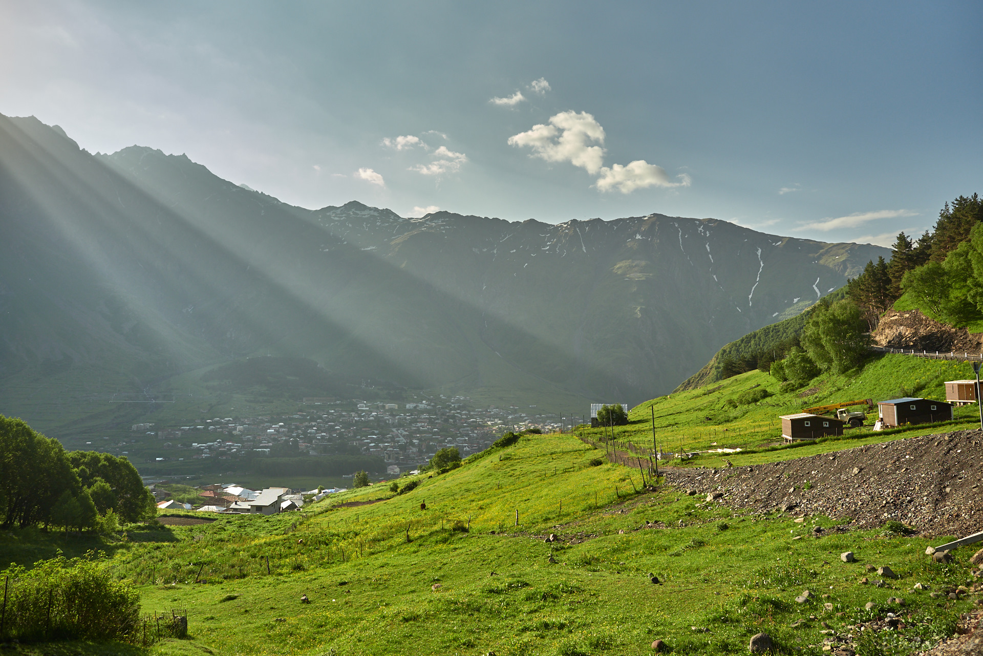 Georgia video. Чкмери деревня в Грузии. Грузия природа. Грузия красивые места. Горы Грузии.