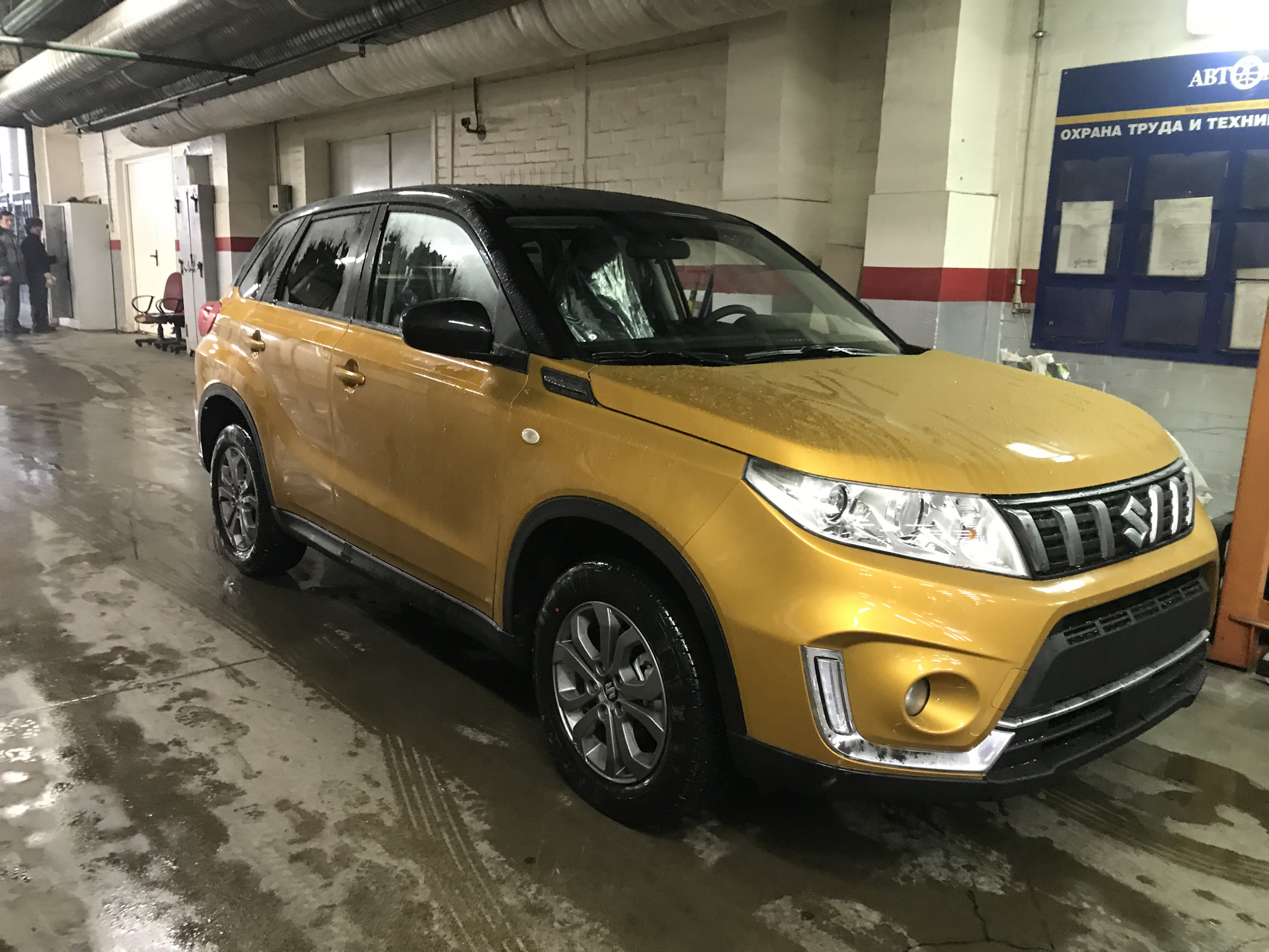 Сузуки витара 2019. Suzuki Vitara 2019. Сузуки Витара 2019 лампы. Дуги продольные Suzuki Vitara 2019.