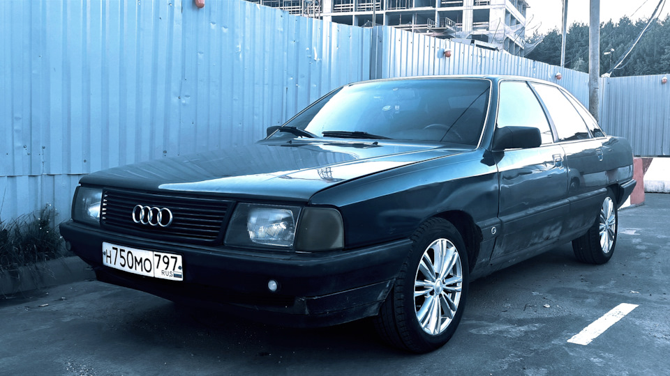 Audi 100 Staatliche Standard