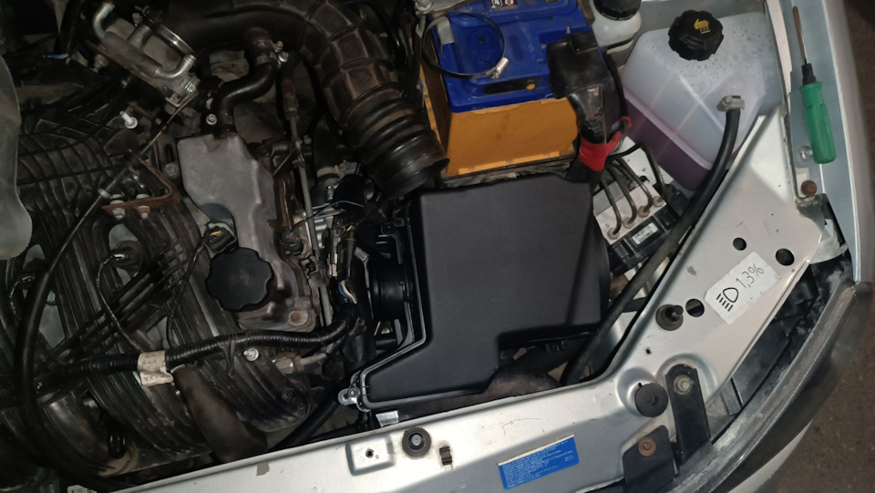 Корпус воздушного фильтра Форд Фокус 2 — Lada Калина Универсал (1G), 1 ...