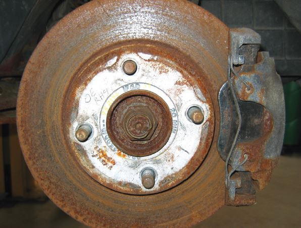 Проверка тормозов, ревизия, износ колодок и дисков, проверка тормозного суппорта Chevrolet Cobalt Ravon