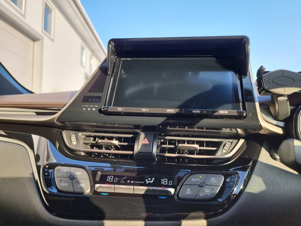 Аксессуарный козырек на магнитолу YAC SY-C8 — Toyota C-HR, 1,8 л, 2018 ...