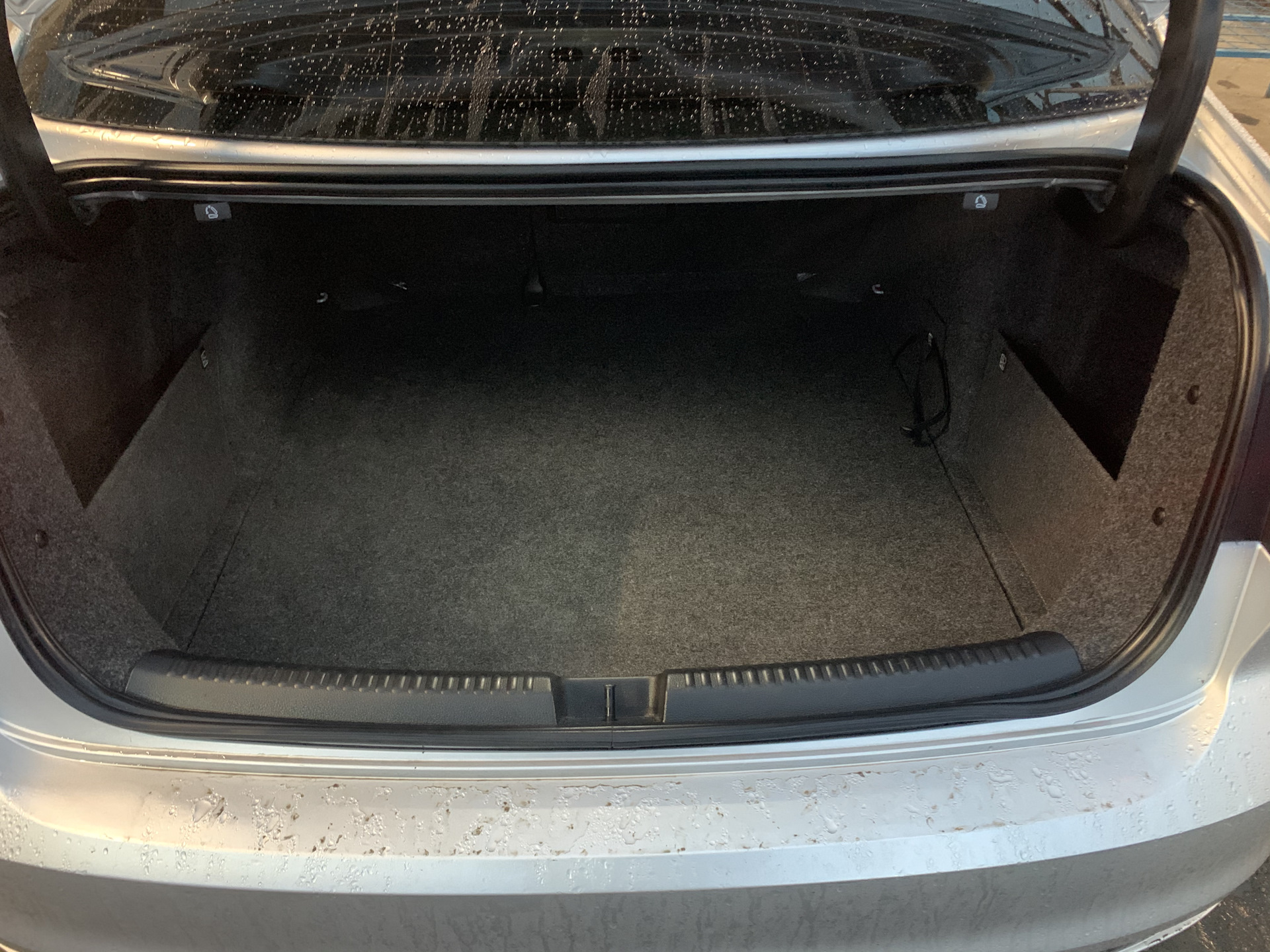Volkswagen jetta багажник