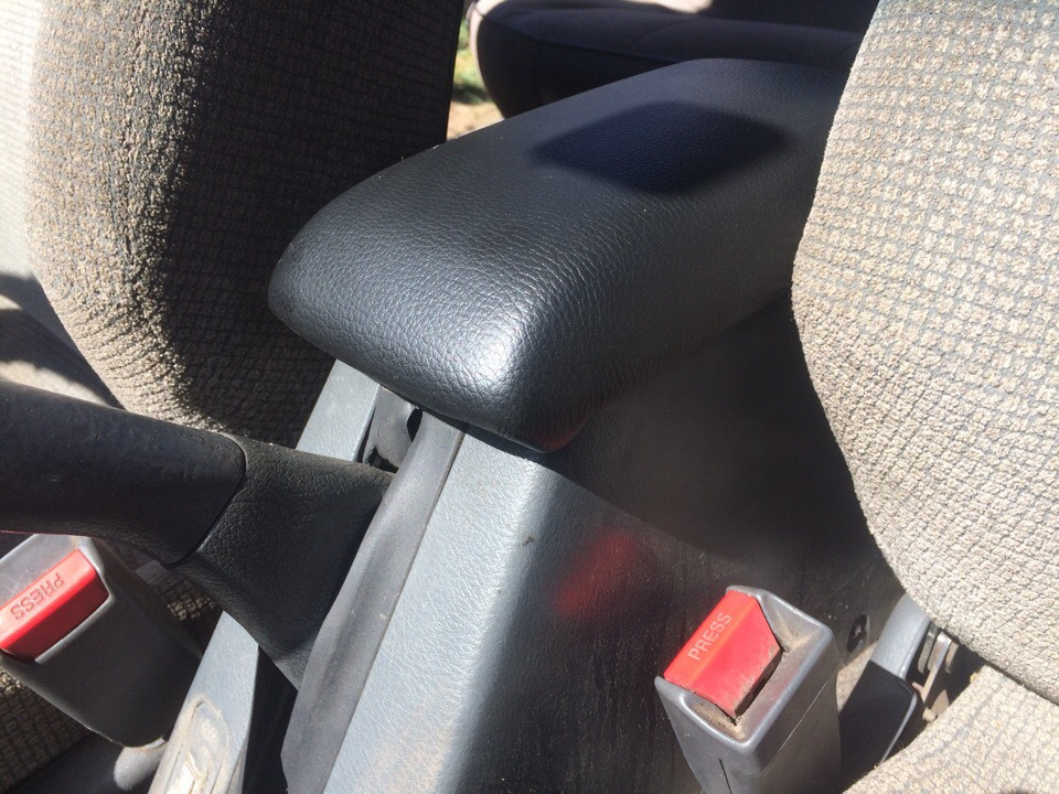 Подлокотник honda. Хонда capa подлокотник. Подлокотник хонда одиссей 4 поколения. Подлокотник на хонда джаз 2008 года. Подлокотник honda.