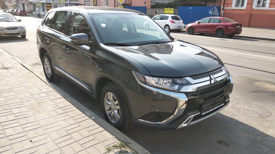 Mitsubishi outlander 4wd. Mitsubishi Outlander 4. Mitsubishi Outlander invite. Мицубиси Аутлендер invite 4wd.