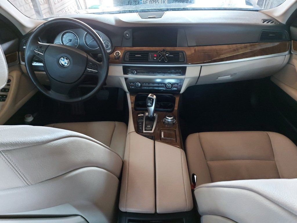 Знать хочу, кожа какая. — BMW 5 series (F10), 2 л, 2012 года | покупка  машины | DRIVE2