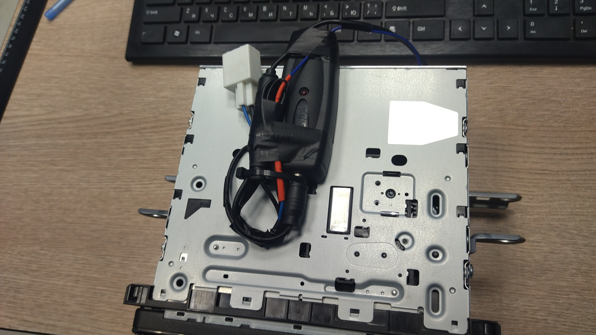 Конвертер Радио и зарядка для телефона — Toyota Corolla Fielder Hybrid ...