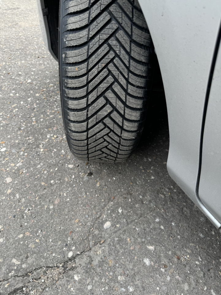 Шины зимние нешипованные Hankook 195/60 R15 на Hyundai Solaris, Hyundai Solaris (2G), Hyundai Solaris Hatchback, KIA Rio (3G), KIA Rio (4G). Б/у | 18 000 ₽ в городе Москва | DRIVE2