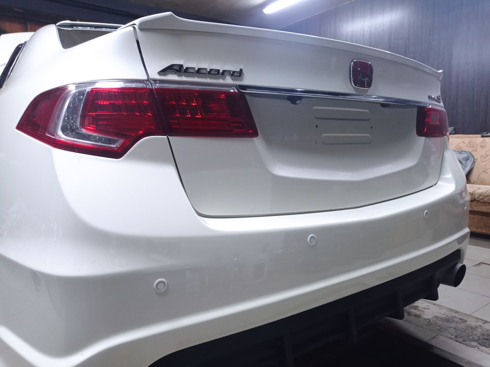 23. — Honda Accord (8G)