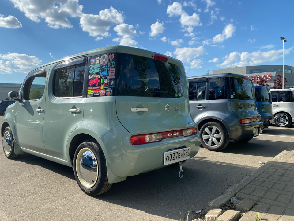 Наклейки на боковые стекла — Nissan Cube III, 1,5 л, 2014 года ...