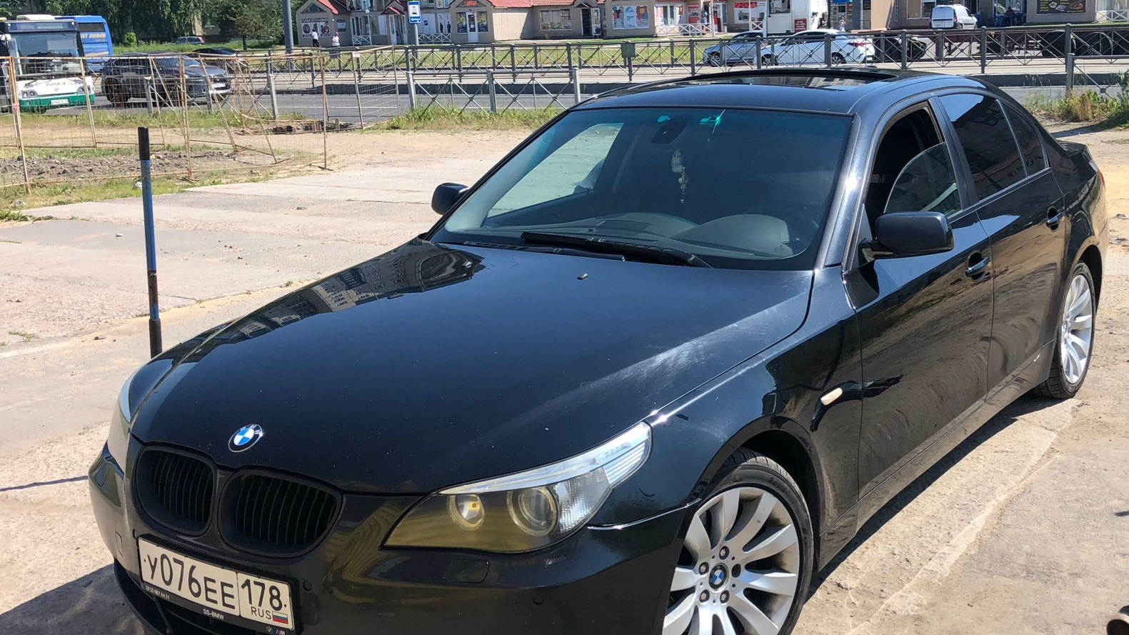 BMW 5 Series Black