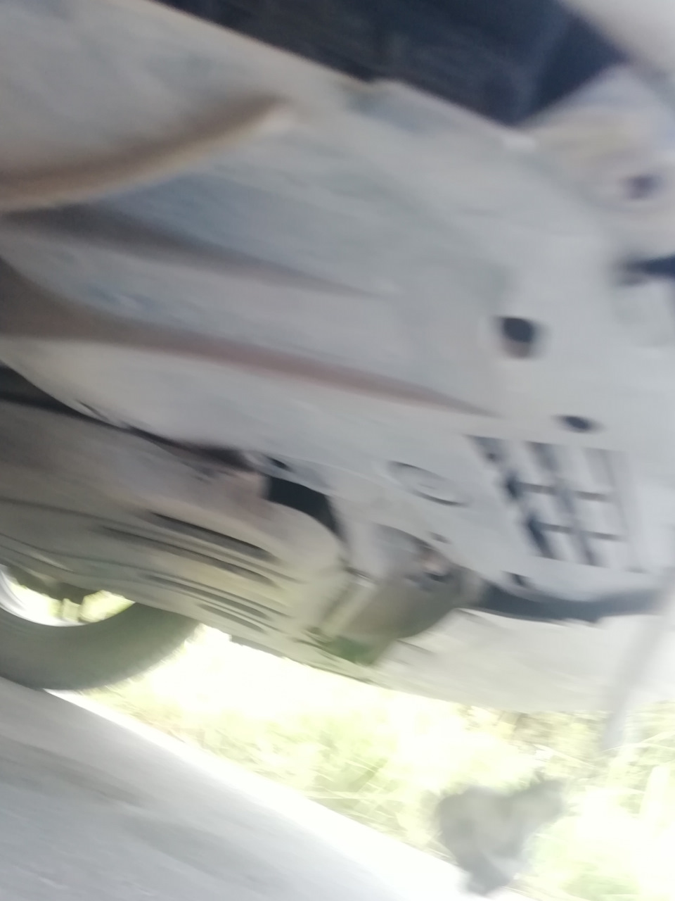 Вот в этом месте потерял клипсу когда собирал обратно — Lada Ларгус