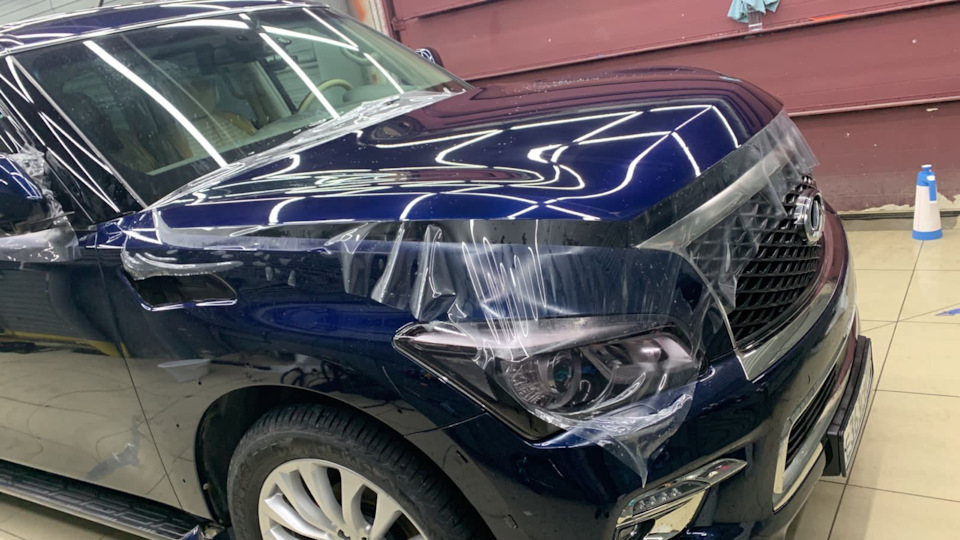 Покрытие защитной пленкой + затемнение фар — Infiniti QX80, 5,6 л, 2015 ...