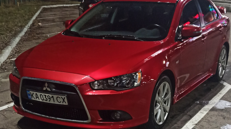 Mitsubishi Lancer X 2.4 бензиновый 2015 Mitsubishi Lancer 2.4 GT на