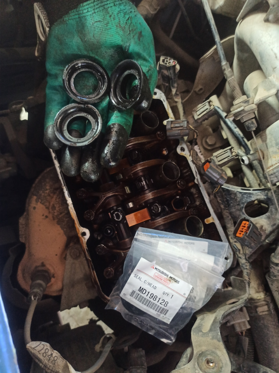 Прокладки свечных колодцев — Mitsubishi eK (1G), 0,7 л, 2008 года ...