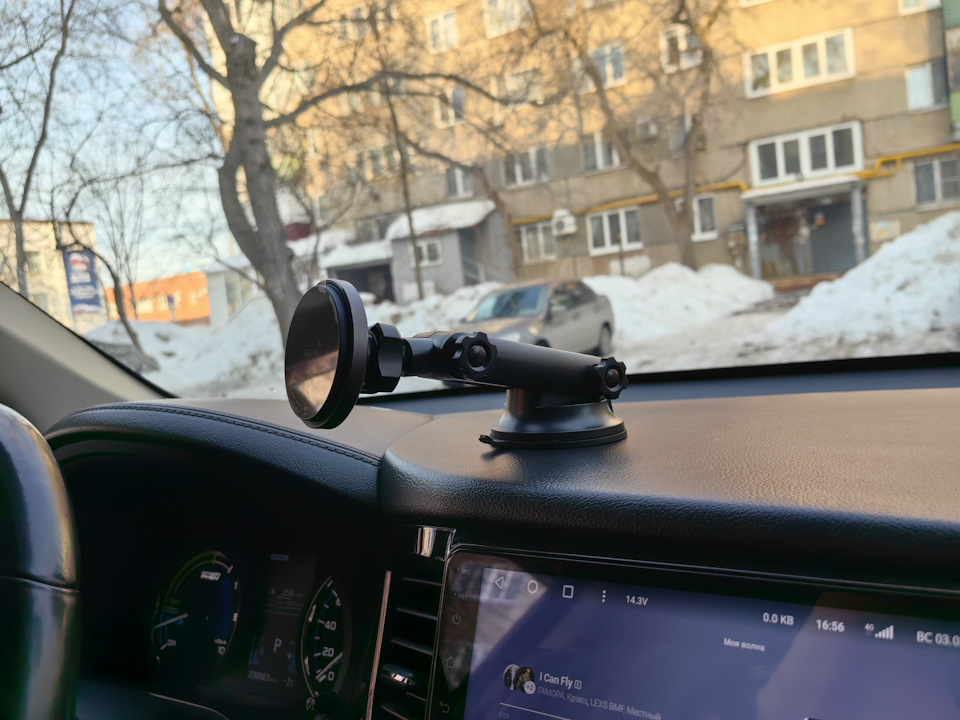 33 — Mitsubishi Outlander (3G)