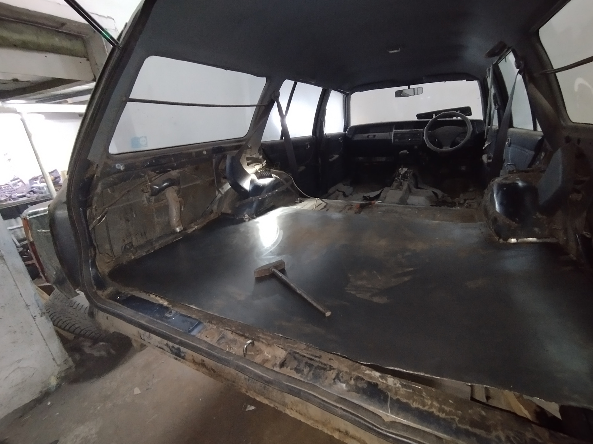 Настилка пола багажника — Toyota Crown Wagon (S130), 2 л, 1993 года ...