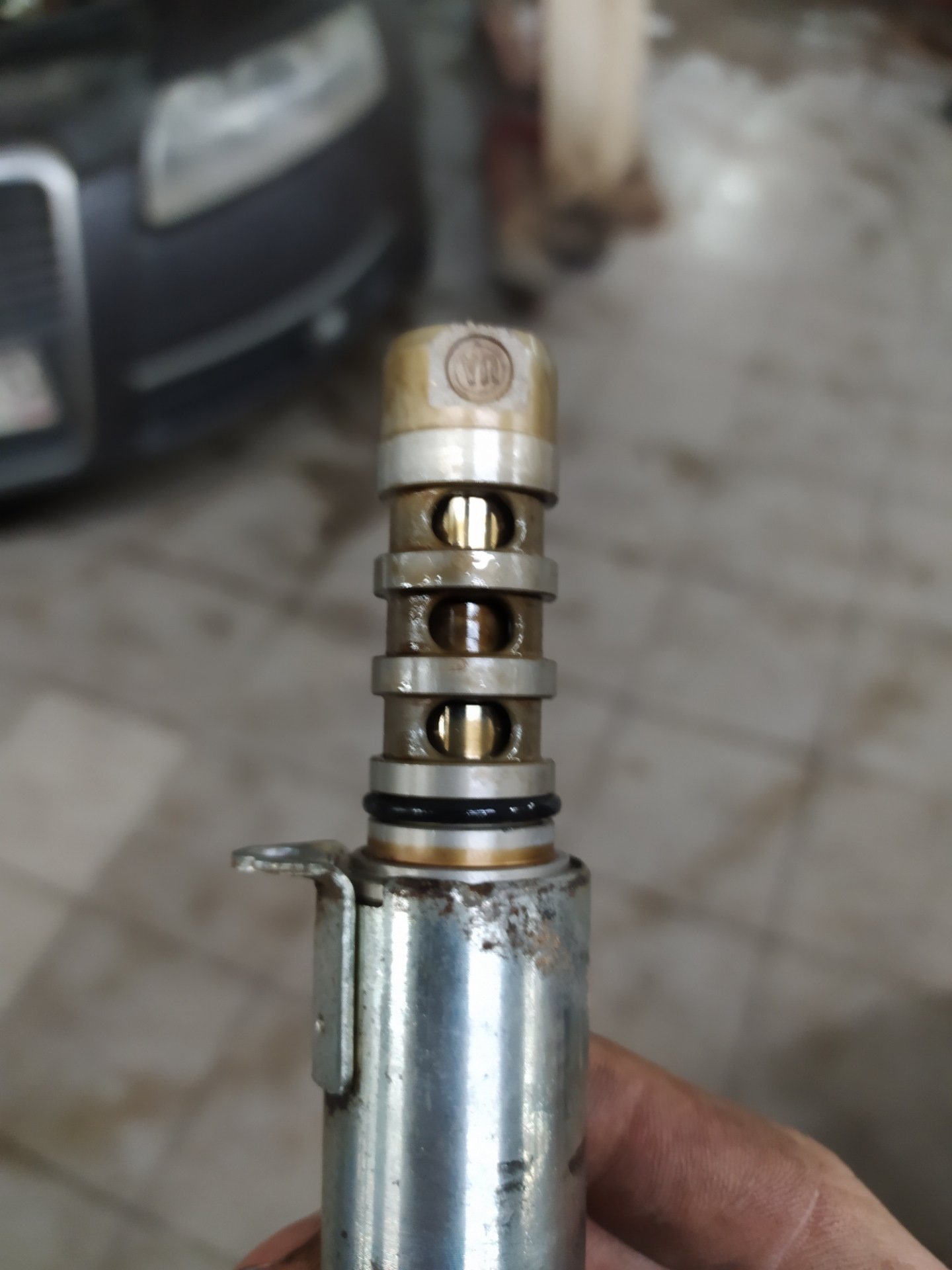 Замена уплотнительных колец клапана фаз газораспределения. — Audi A6 ...