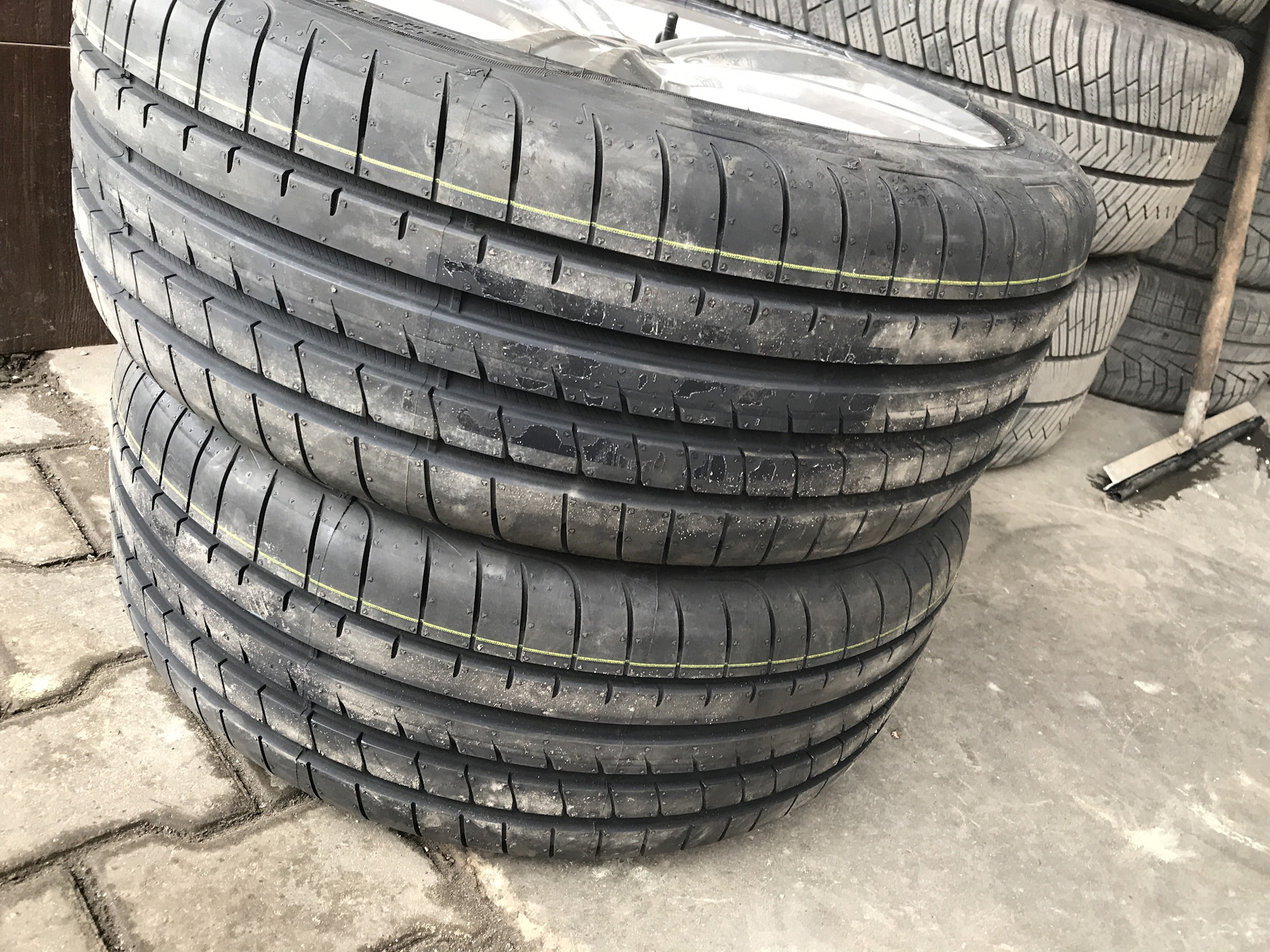 Шины goodyear eagle f1 asymmetric. Goodyear Eagle f1 Asymmetric 3. Eagle f1 Asymmetric 3 SUV. Goodyear Eagle f1 Asymmetric 3 r22. Goodyear Eagle f1 Asymmetric 3 Treadwear.