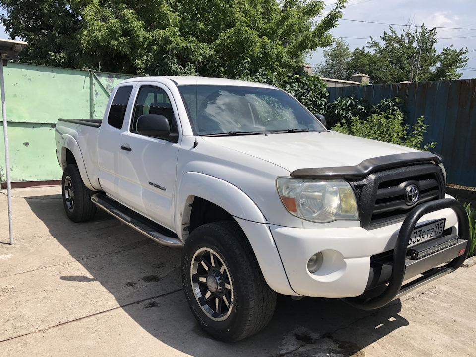 Toyota Tacoma Pickup 2000 Monster