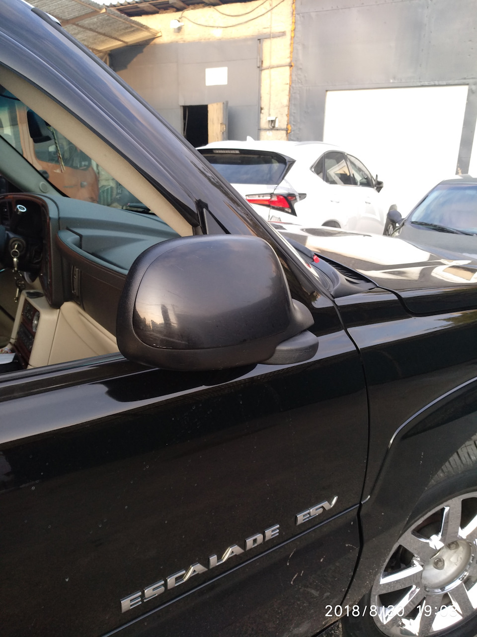Приятное открытие: электроскладывание зеркал — Cadillac Escalade ESV ...
