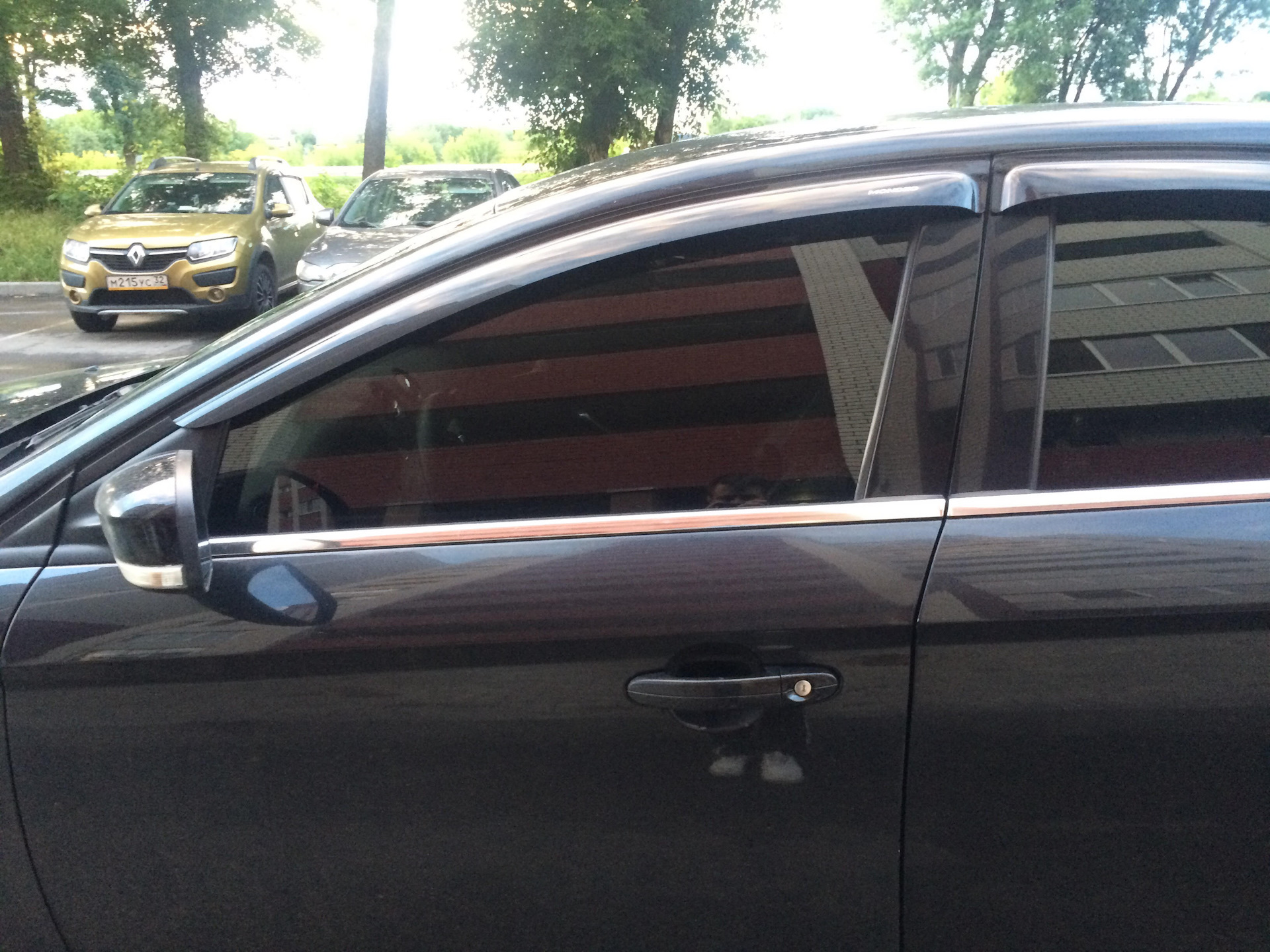 Тонировка разрешенная на передние стекла автомобиля 2024. Тонировка передних стекол Мондео 4. Мондео 4 35% тонировка передние стекла. Форд Мондео 4 штатные тонированные стекла. Тонировка передних стекол разрешена.