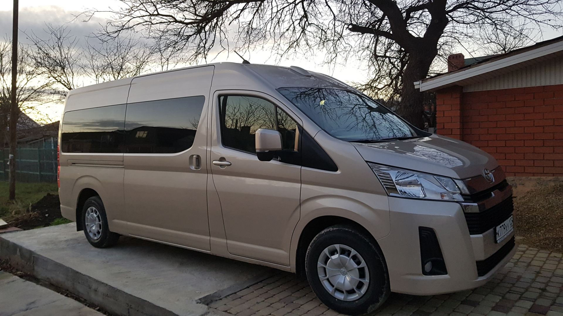 Новый хайс — Toyota HiAce (H200), 2,8 л, 2019 года | просто так | DRIVE2