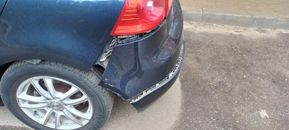 Какоита черт зацепил бампер и уехал — DRIVE2