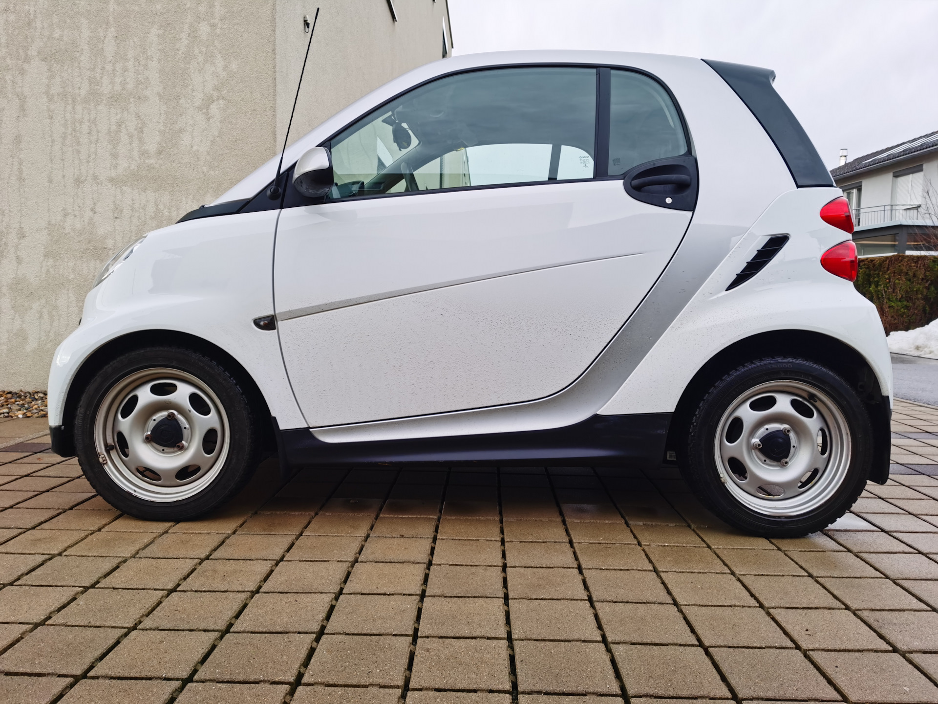 стук на неровностях — Smart fortwo (2G), 1 л, 2014 года | поломка | DRIVE2