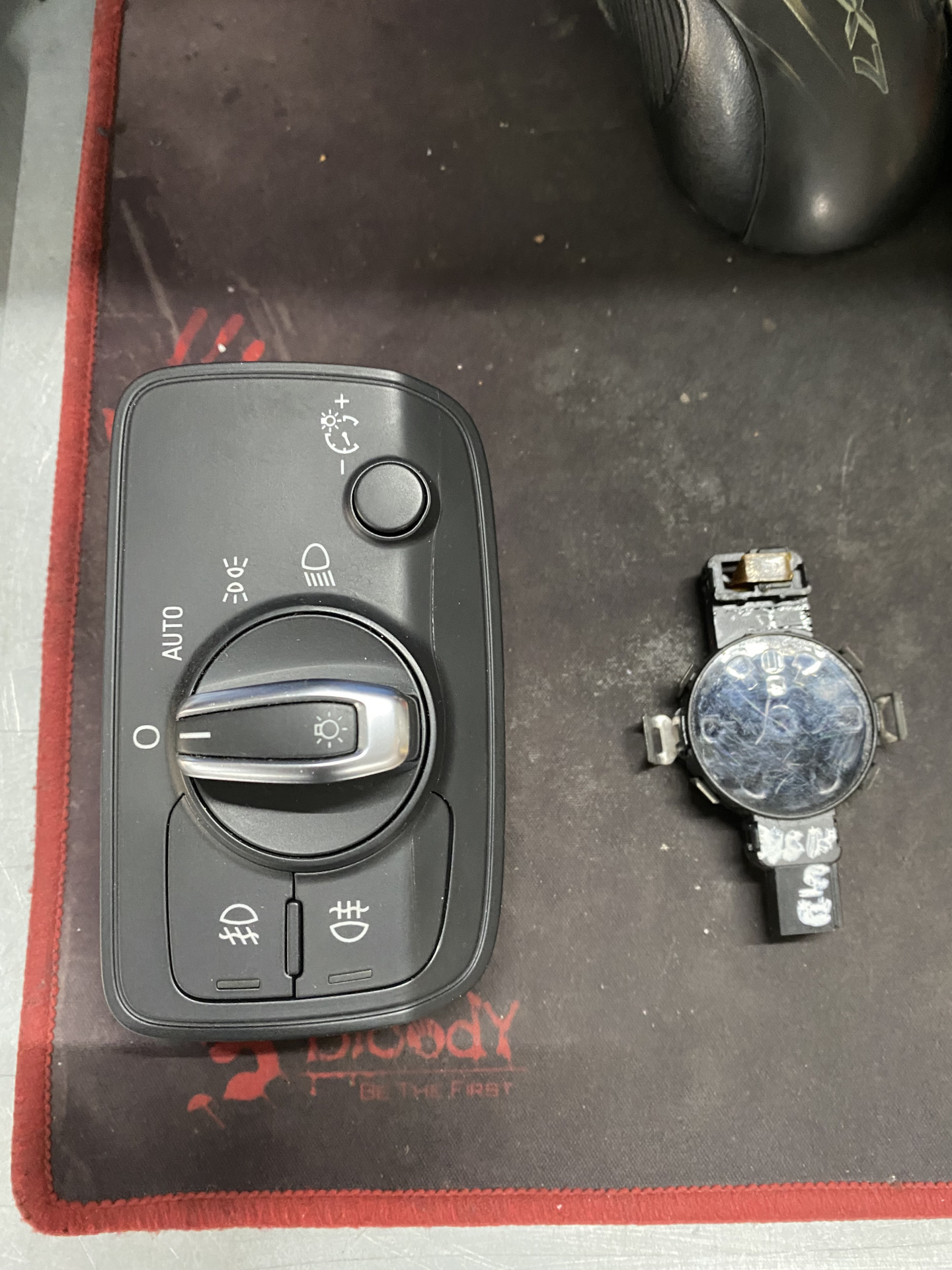 Установка датчика дождя + лобовое стекло — Audi A3 Sportback (8VA), 1,4 ...