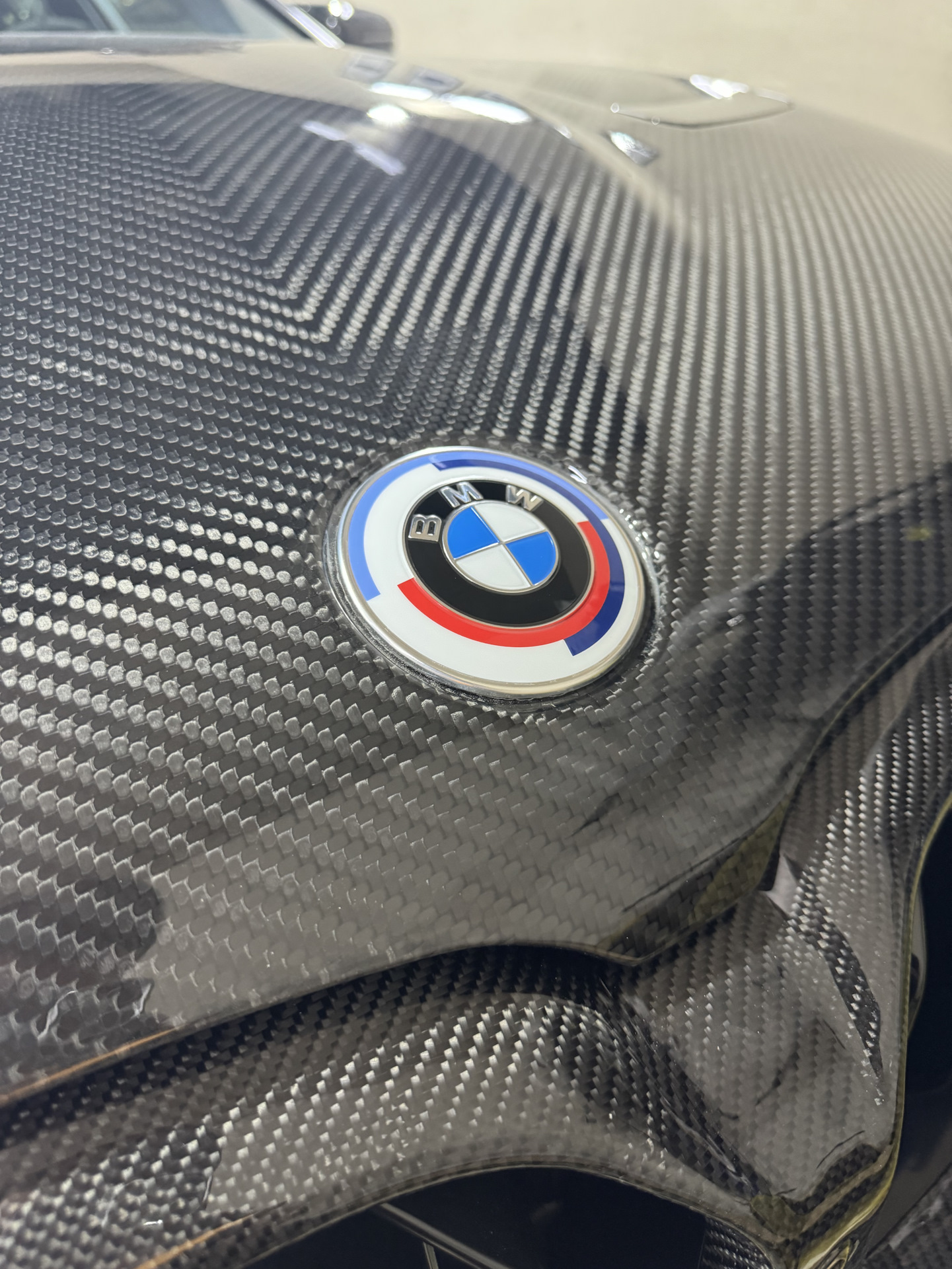 Защитные кожухи и значок — BMW M5 (F90), 4,4 л, 2021 года | тюнинг | DRIVE2