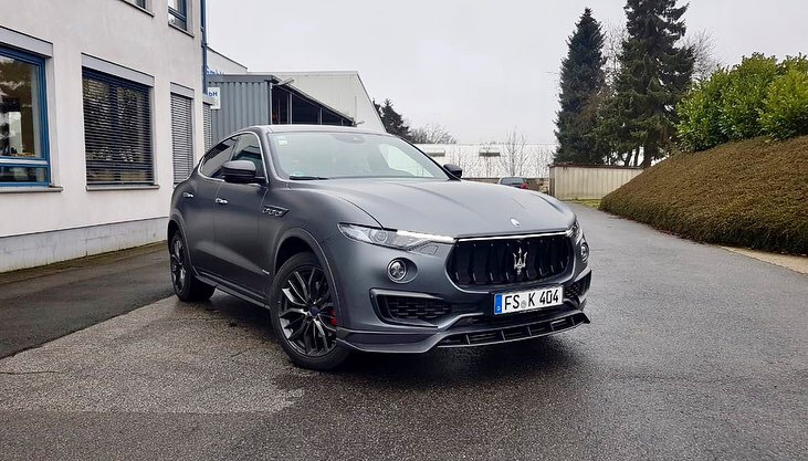 Maserati Levante розовый